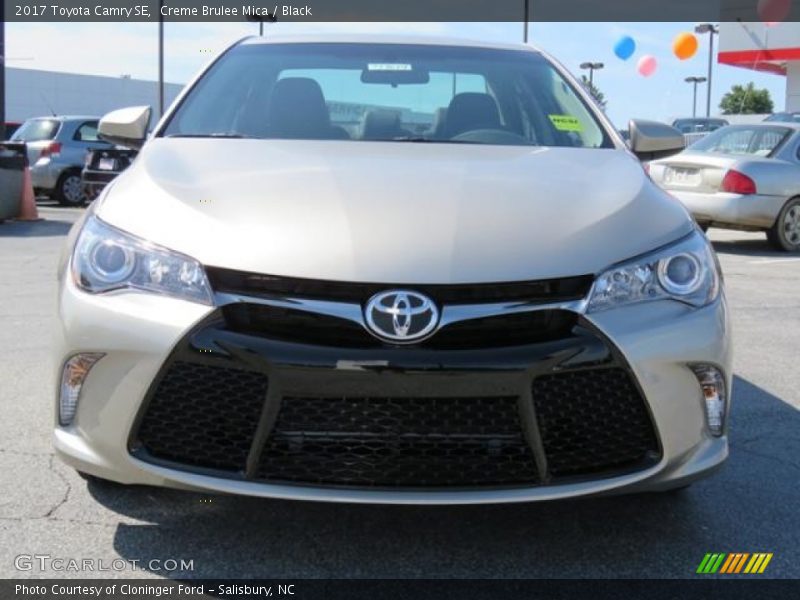 Creme Brulee Mica / Black 2017 Toyota Camry SE