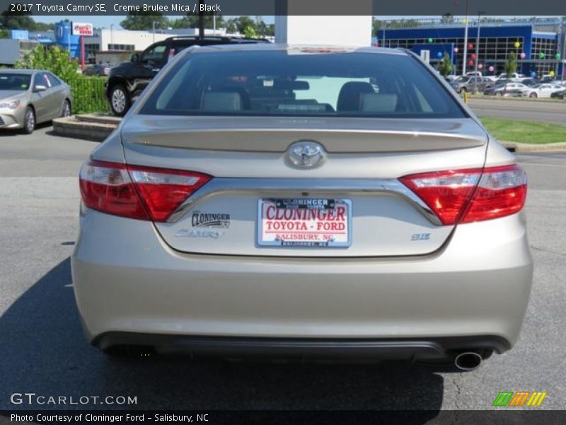 Creme Brulee Mica / Black 2017 Toyota Camry SE
