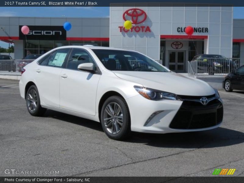 Blizzard White Pearl / Black 2017 Toyota Camry SE