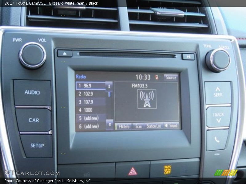 Blizzard White Pearl / Black 2017 Toyota Camry SE