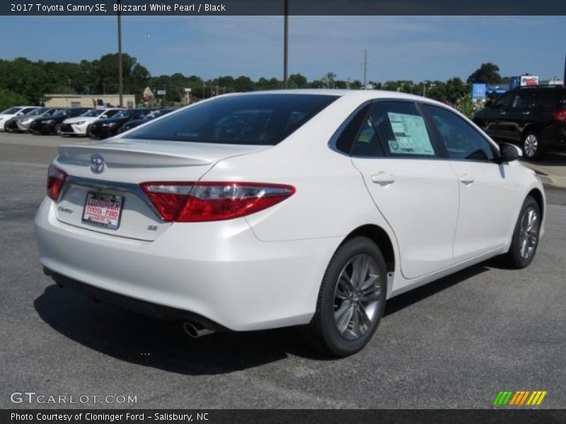 Blizzard White Pearl / Black 2017 Toyota Camry SE