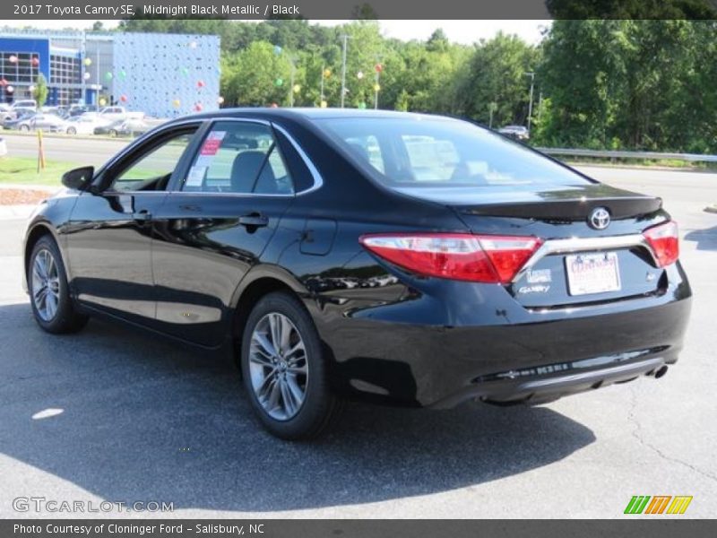 Midnight Black Metallic / Black 2017 Toyota Camry SE