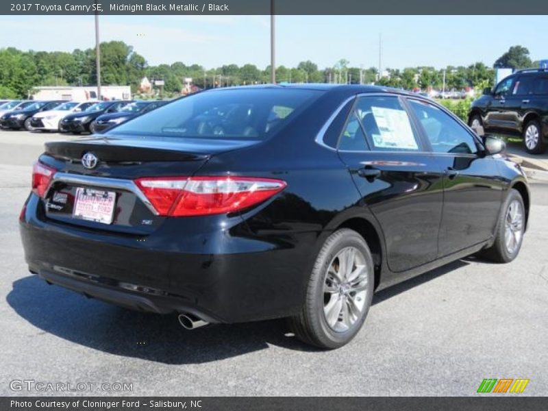 Midnight Black Metallic / Black 2017 Toyota Camry SE