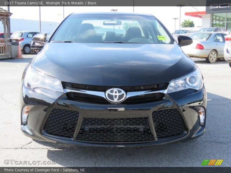 Midnight Black Metallic / Black 2017 Toyota Camry SE