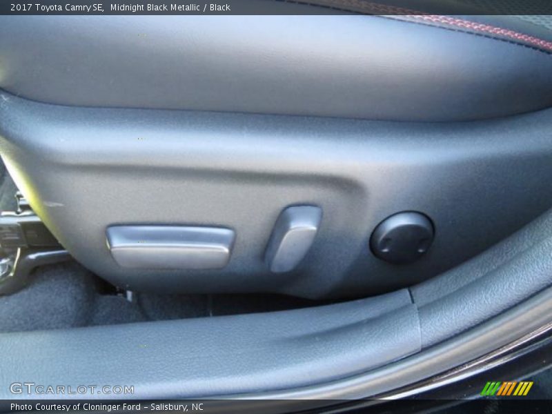 Midnight Black Metallic / Black 2017 Toyota Camry SE