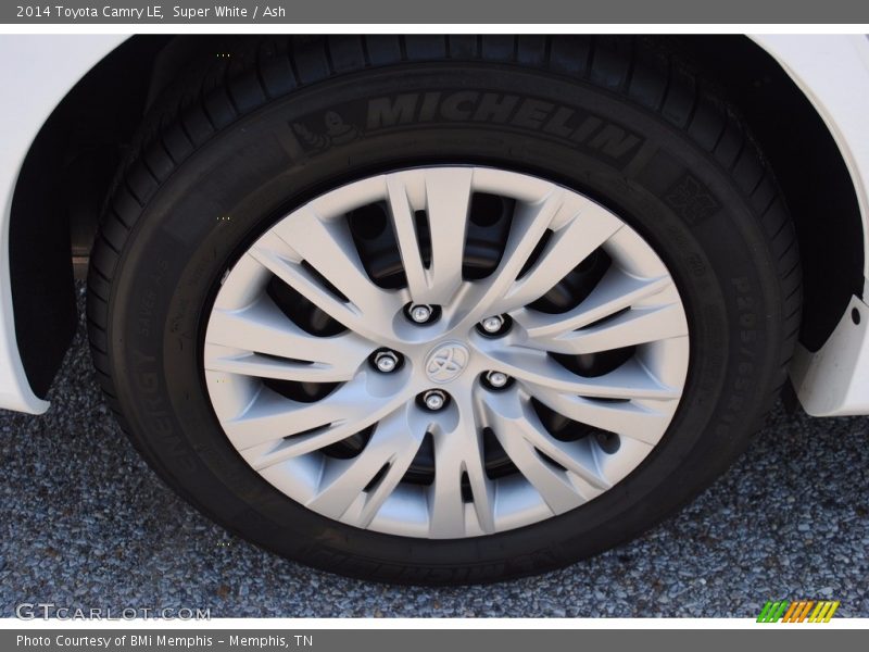 Super White / Ash 2014 Toyota Camry LE