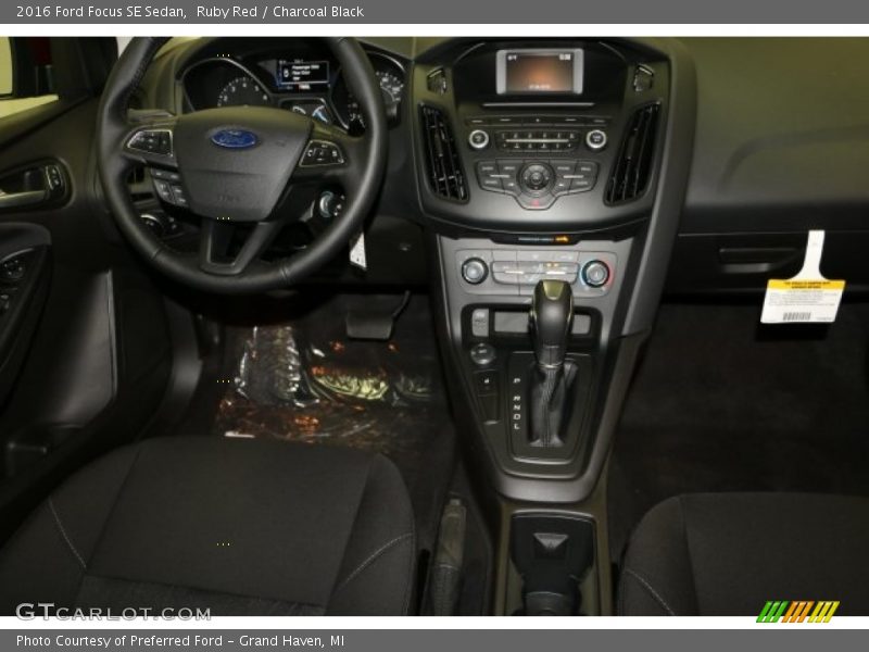 Ruby Red / Charcoal Black 2016 Ford Focus SE Sedan