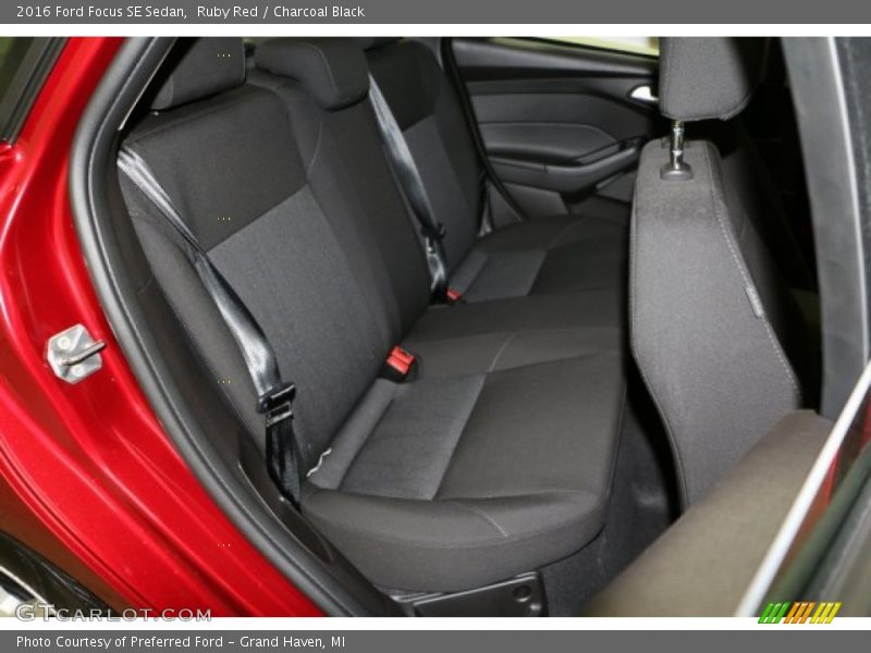 Ruby Red / Charcoal Black 2016 Ford Focus SE Sedan