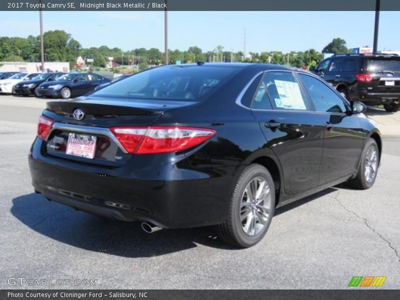 Midnight Black Metallic / Black 2017 Toyota Camry SE