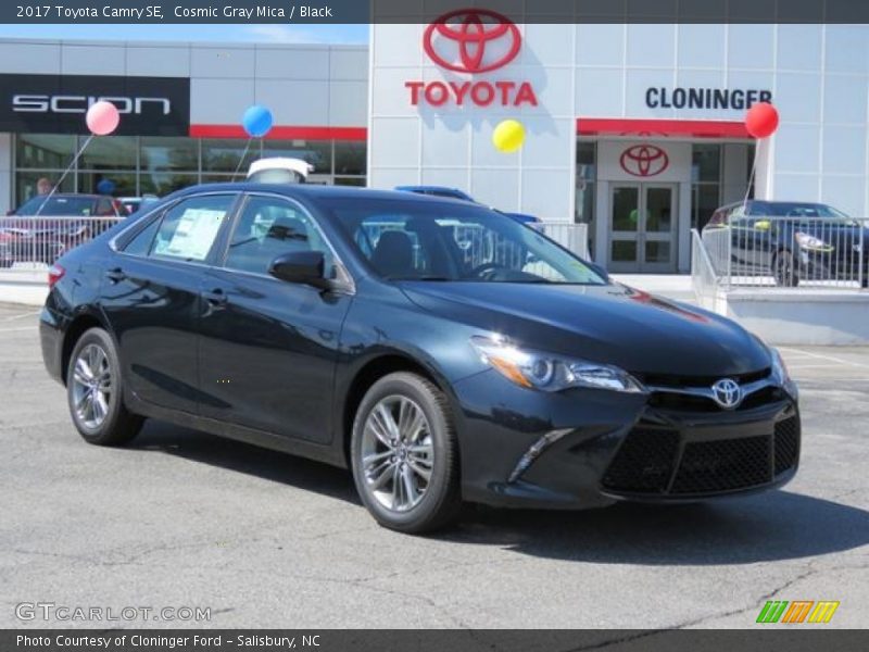 Cosmic Gray Mica / Black 2017 Toyota Camry SE