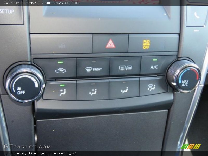 Controls of 2017 Camry SE