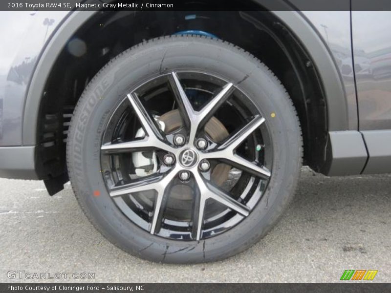 Magnetic Gray Metallic / Cinnamon 2016 Toyota RAV4 SE