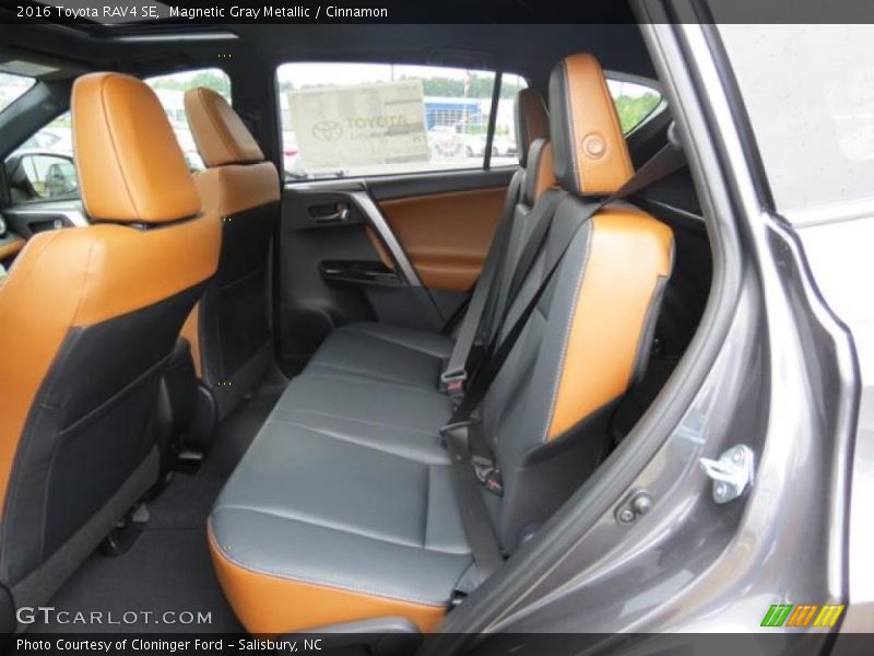 Magnetic Gray Metallic / Cinnamon 2016 Toyota RAV4 SE