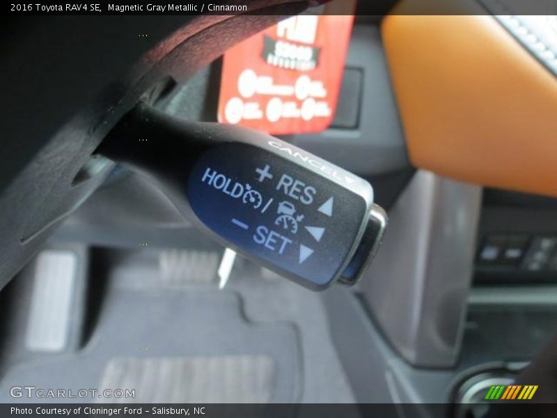 Magnetic Gray Metallic / Cinnamon 2016 Toyota RAV4 SE