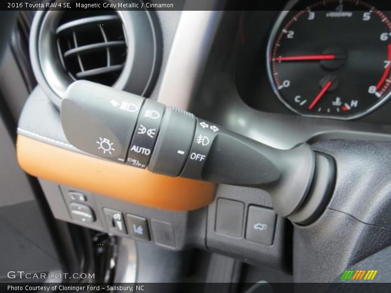 Magnetic Gray Metallic / Cinnamon 2016 Toyota RAV4 SE