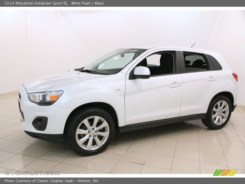 White Pearl / Black 2014 Mitsubishi Outlander Sport ES
