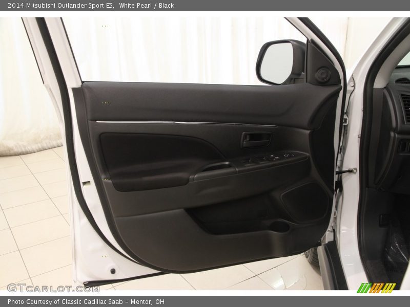 White Pearl / Black 2014 Mitsubishi Outlander Sport ES