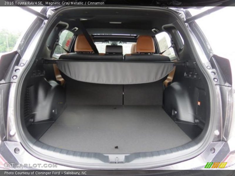 Magnetic Gray Metallic / Cinnamon 2016 Toyota RAV4 SE