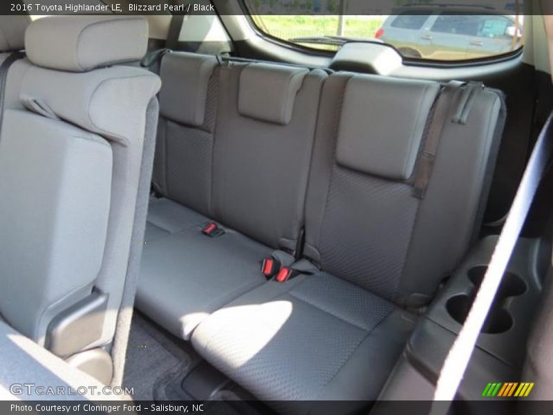 Blizzard Pearl / Black 2016 Toyota Highlander LE