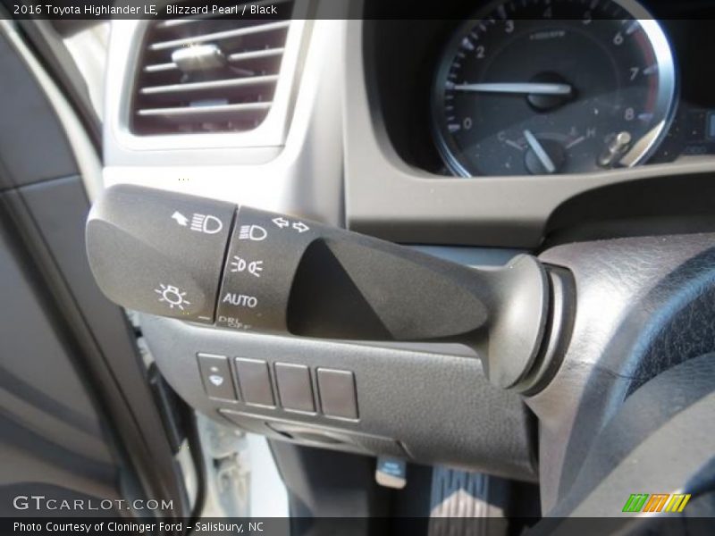 Blizzard Pearl / Black 2016 Toyota Highlander LE