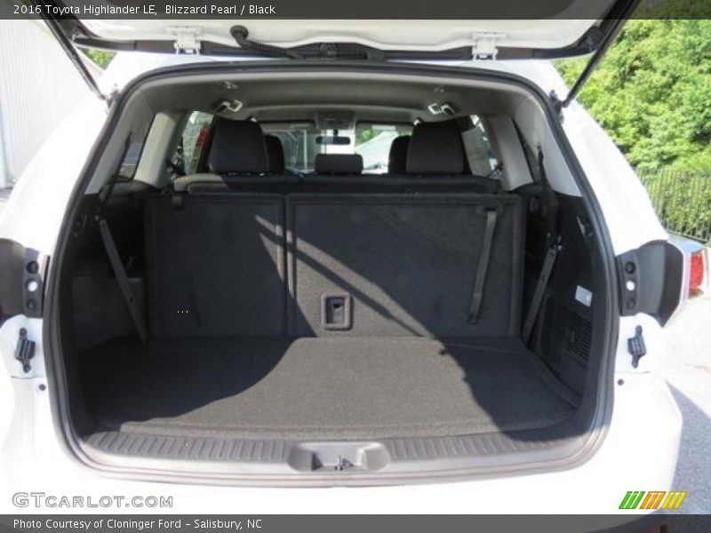 Blizzard Pearl / Black 2016 Toyota Highlander LE