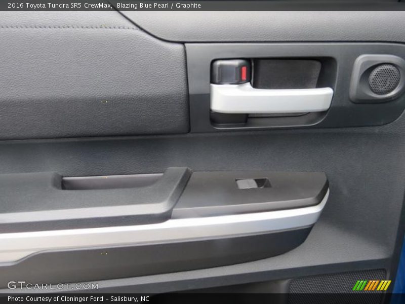 Blazing Blue Pearl / Graphite 2016 Toyota Tundra SR5 CrewMax