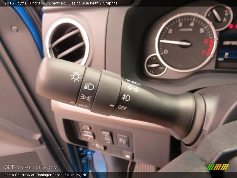 Blazing Blue Pearl / Graphite 2016 Toyota Tundra SR5 CrewMax