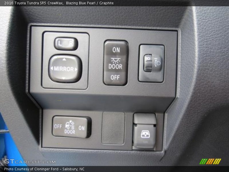 Blazing Blue Pearl / Graphite 2016 Toyota Tundra SR5 CrewMax