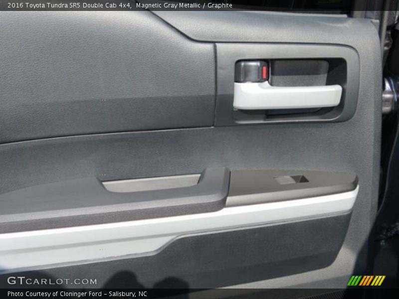 Magnetic Gray Metallic / Graphite 2016 Toyota Tundra SR5 Double Cab 4x4