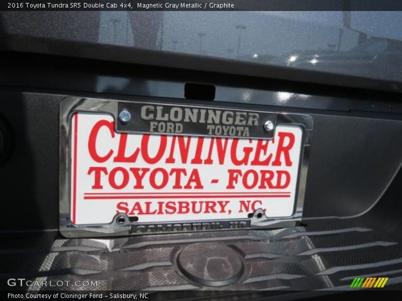 Magnetic Gray Metallic / Graphite 2016 Toyota Tundra SR5 Double Cab 4x4