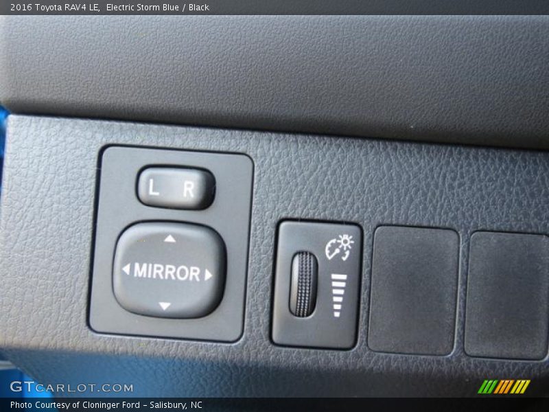 Electric Storm Blue / Black 2016 Toyota RAV4 LE