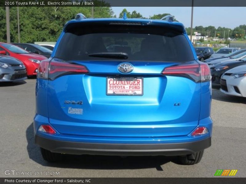 Electric Storm Blue / Black 2016 Toyota RAV4 LE