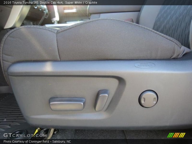 Super White / Graphite 2016 Toyota Tundra SR5 Double Cab 4x4
