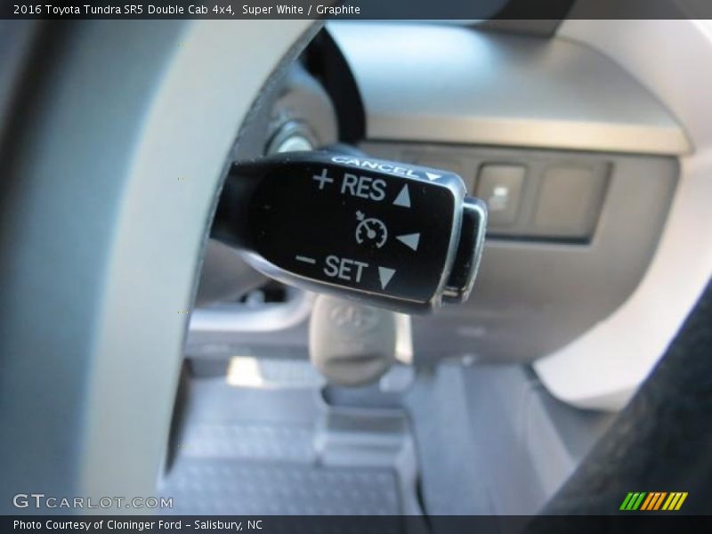 Super White / Graphite 2016 Toyota Tundra SR5 Double Cab 4x4