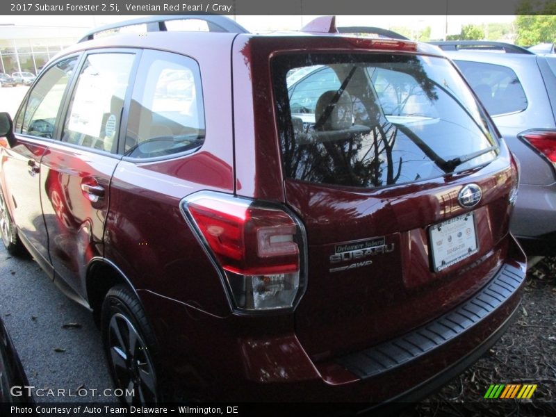 Venetian Red Pearl / Gray 2017 Subaru Forester 2.5i