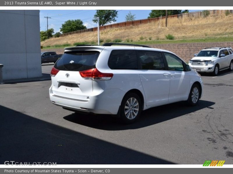 Super White / Light Gray 2013 Toyota Sienna LE AWD