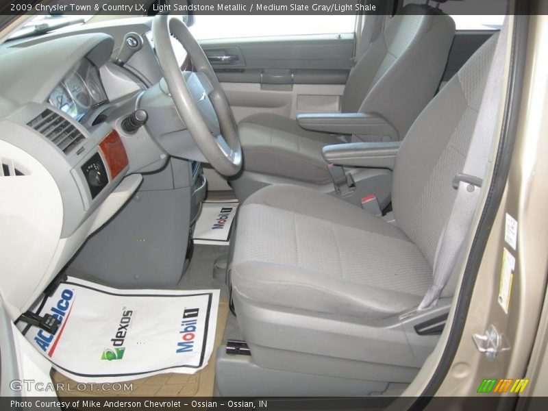 Light Sandstone Metallic / Medium Slate Gray/Light Shale 2009 Chrysler Town & Country LX