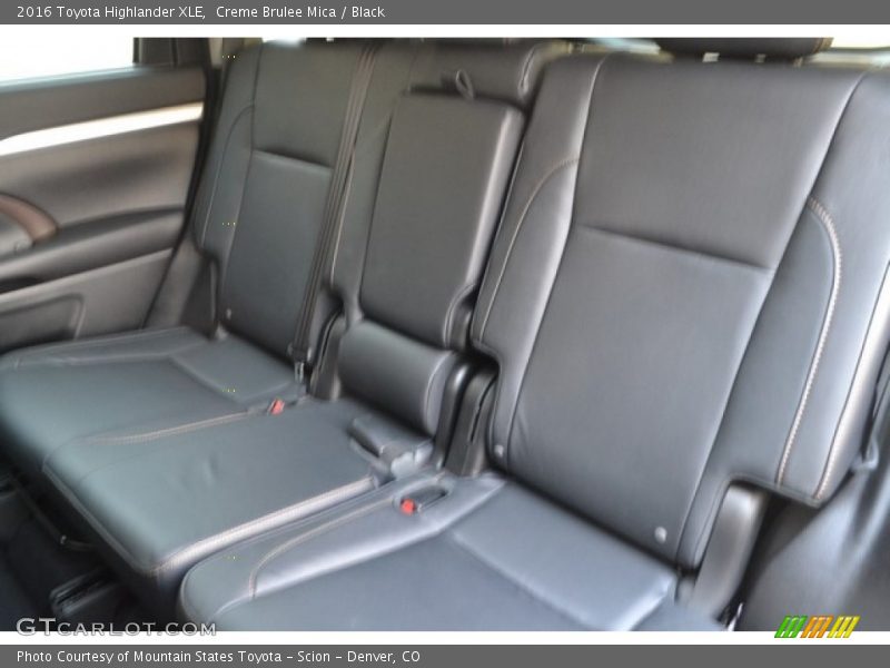Creme Brulee Mica / Black 2016 Toyota Highlander XLE