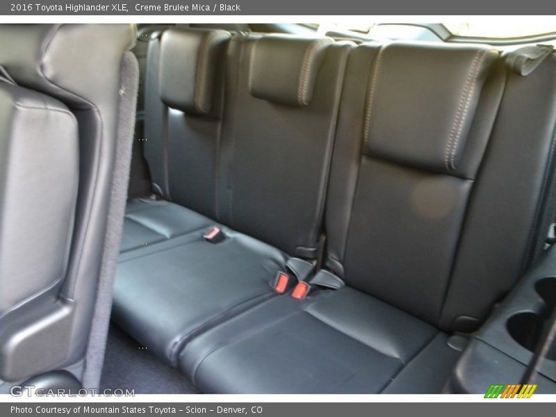 Creme Brulee Mica / Black 2016 Toyota Highlander XLE