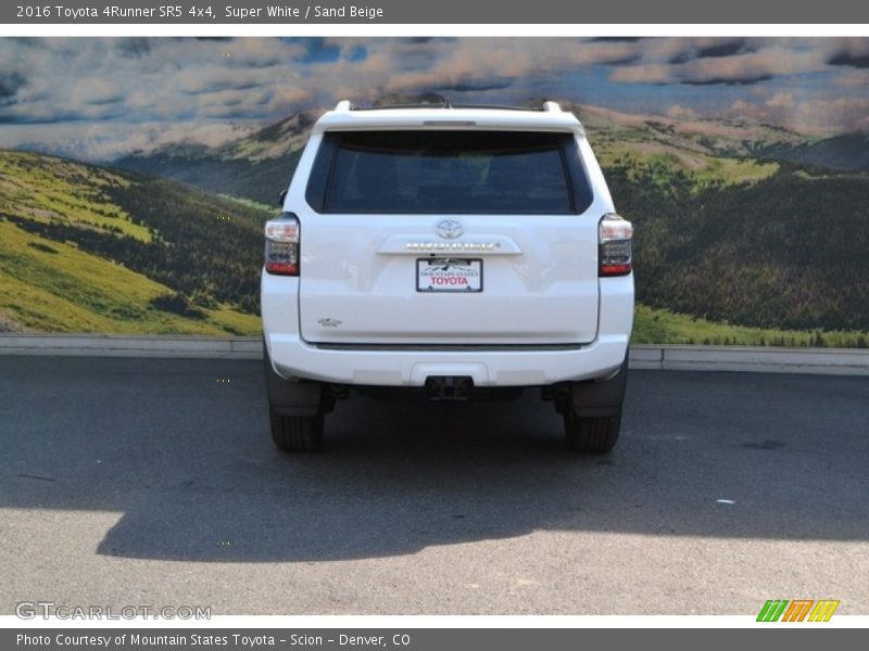 Super White / Sand Beige 2016 Toyota 4Runner SR5 4x4