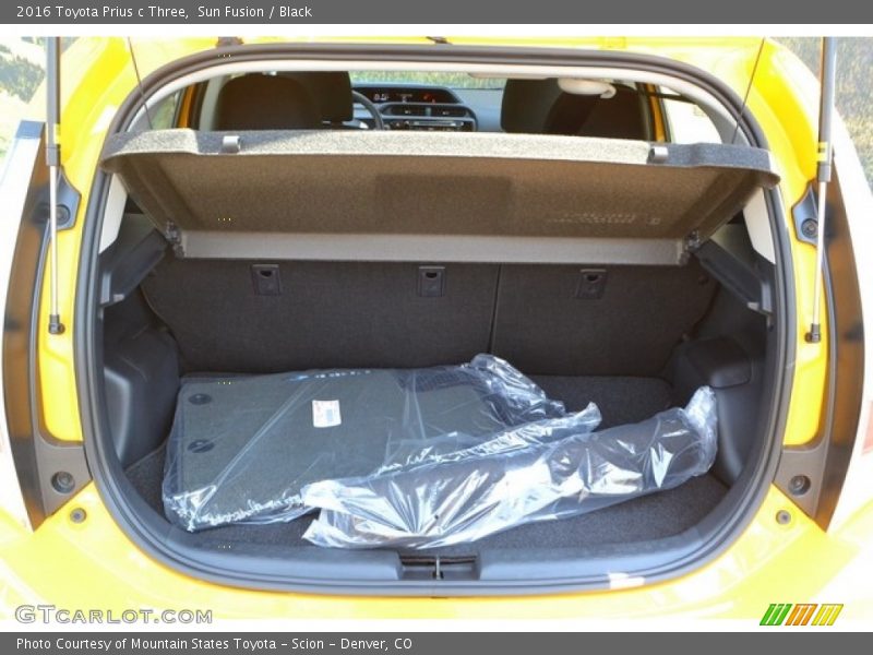 Sun Fusion / Black 2016 Toyota Prius c Three