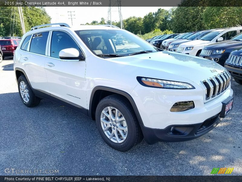Bright White / Black 2016 Jeep Cherokee Latitude 4x4