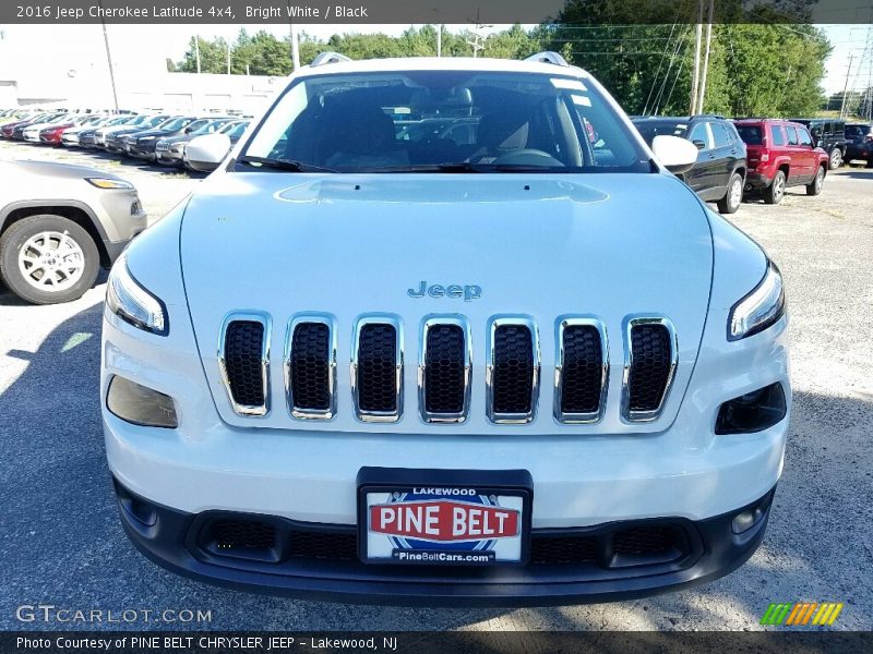 Bright White / Black 2016 Jeep Cherokee Latitude 4x4