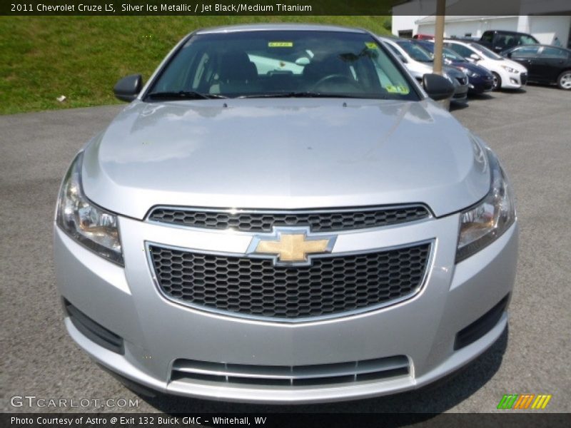 Silver Ice Metallic / Jet Black/Medium Titanium 2011 Chevrolet Cruze LS