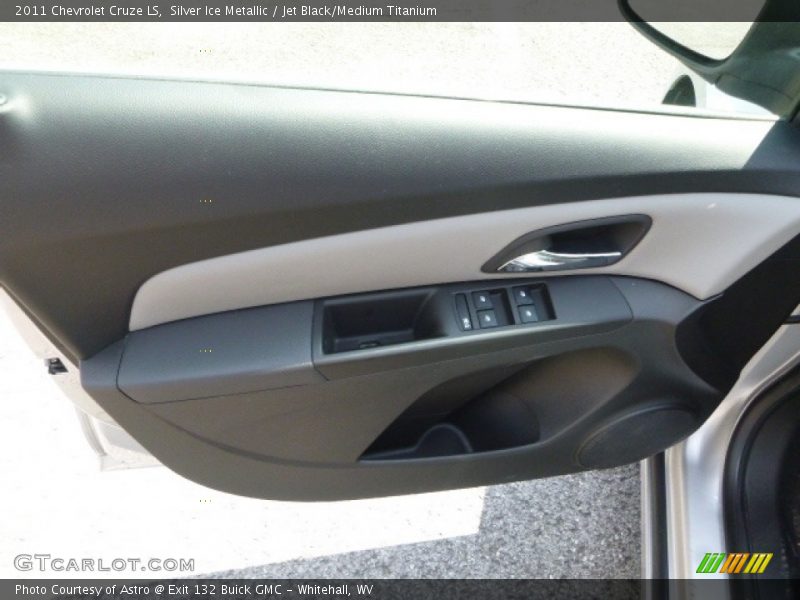 Silver Ice Metallic / Jet Black/Medium Titanium 2011 Chevrolet Cruze LS