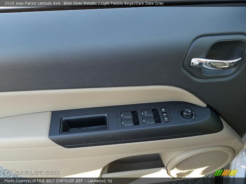 Billet Silver Metallic / Light Pebble Beige/Dark Slate Gray 2016 Jeep Patriot Latitude 4x4