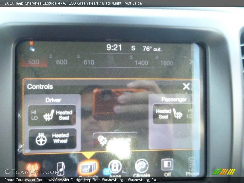 ECO Green Pearl / Black/Light Frost Beige 2016 Jeep Cherokee Latitude 4x4