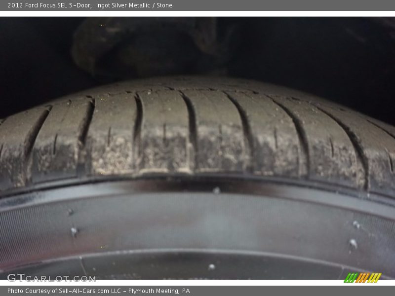 Ingot Silver Metallic / Stone 2012 Ford Focus SEL 5-Door