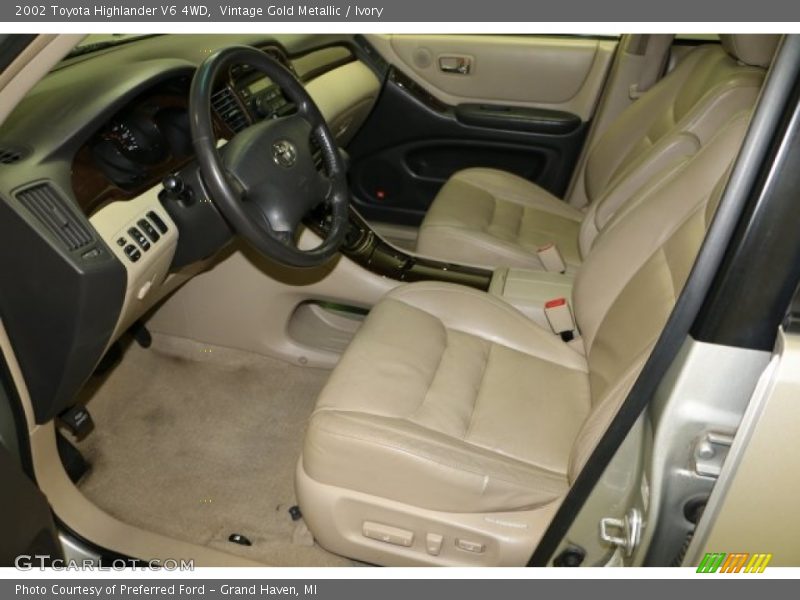 Vintage Gold Metallic / Ivory 2002 Toyota Highlander V6 4WD