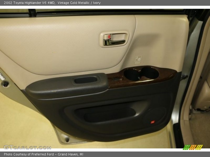 Vintage Gold Metallic / Ivory 2002 Toyota Highlander V6 4WD